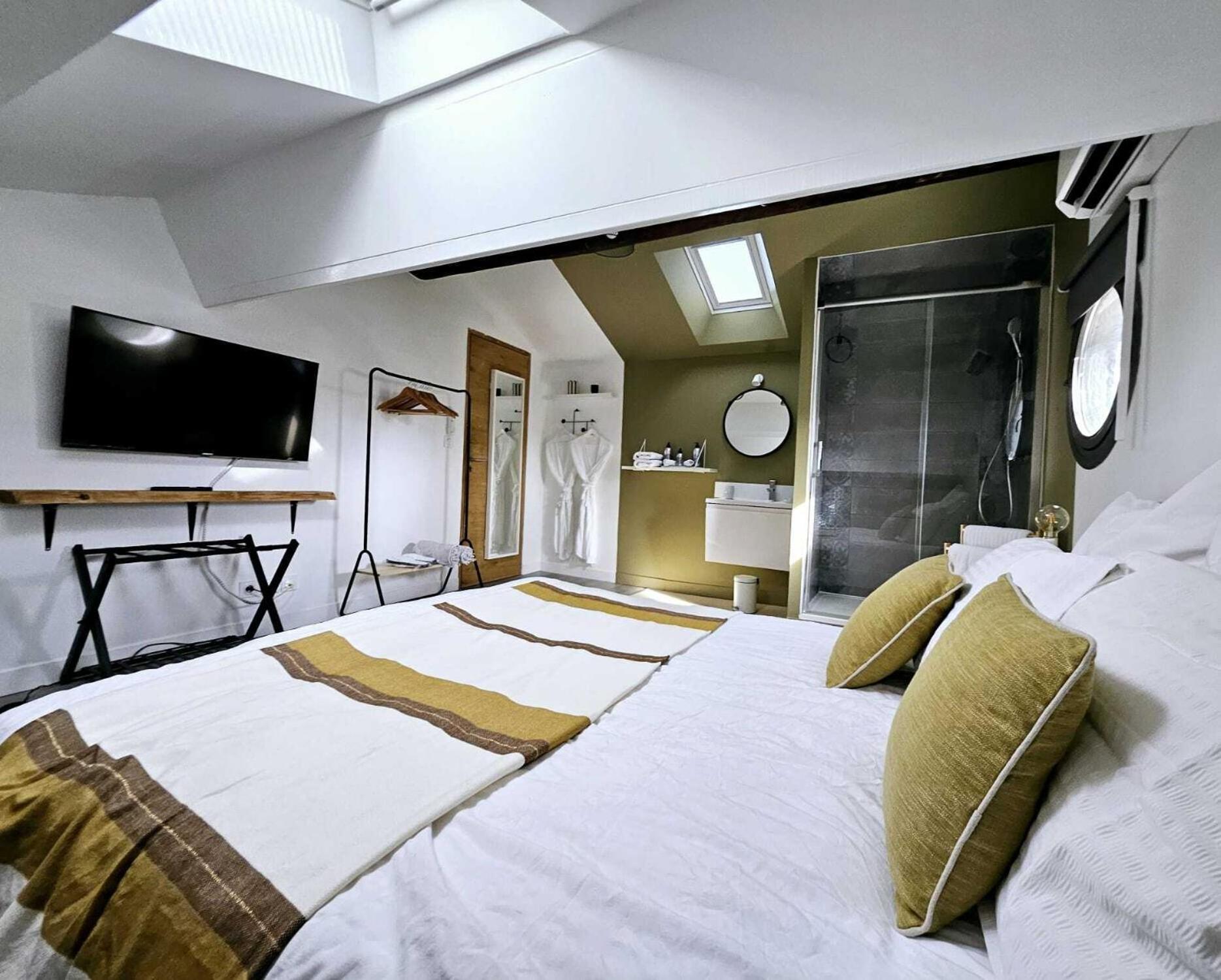 La Maison Grivolas Appartements Et Maison D'Hotes Avignon Room photo